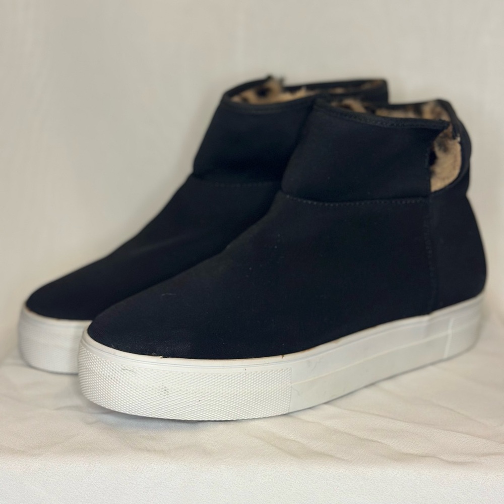 (Never Used) Black Platform Booties with Leopard Print Faux Fur Lining